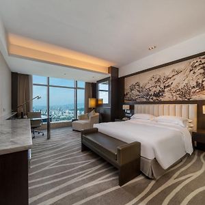 Standard King Room City View